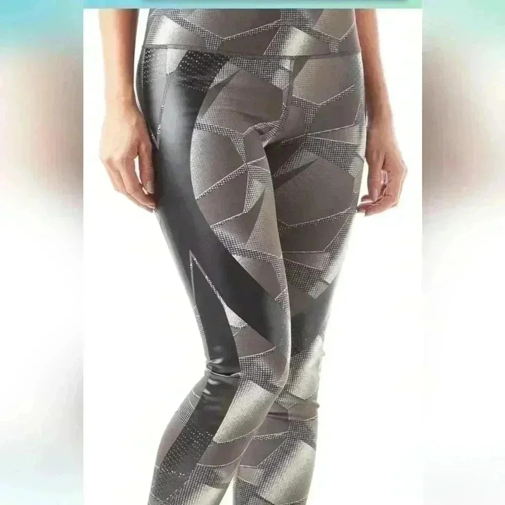 NWOT Under Armour Perpetual  Powerprint Black Gray Compression Leggings Sz XS